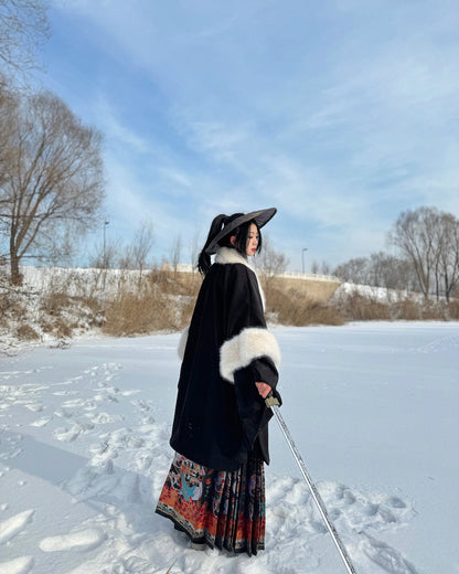 Li Luo 梨落 Pear Blossom Ming Dynasty Plus Size Pifeng Faux Fur Coat & Changshan Long Top Set