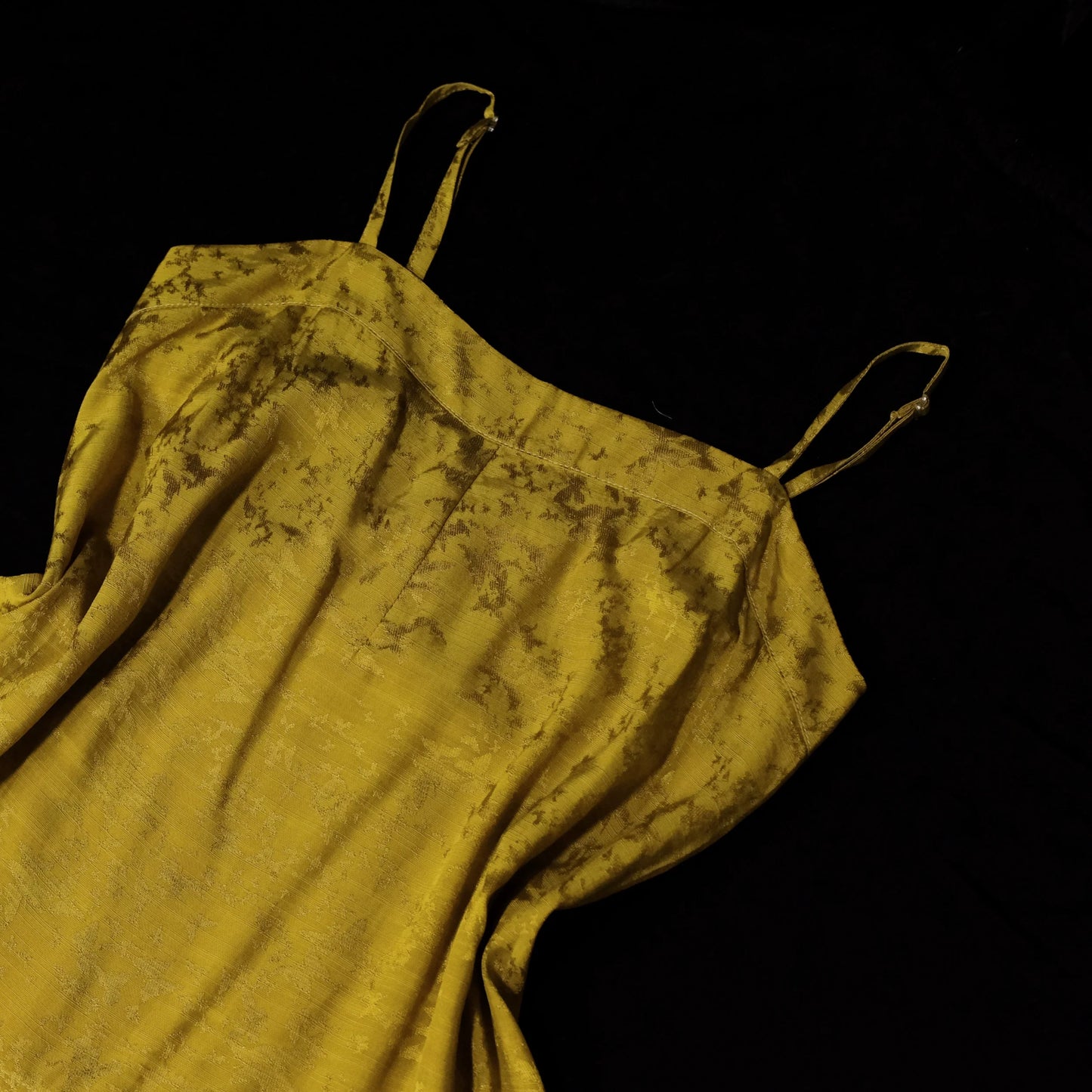Dong Men 东门 Eastern Gate Song Dynasty Pearl Trim Moxiong Undergarment