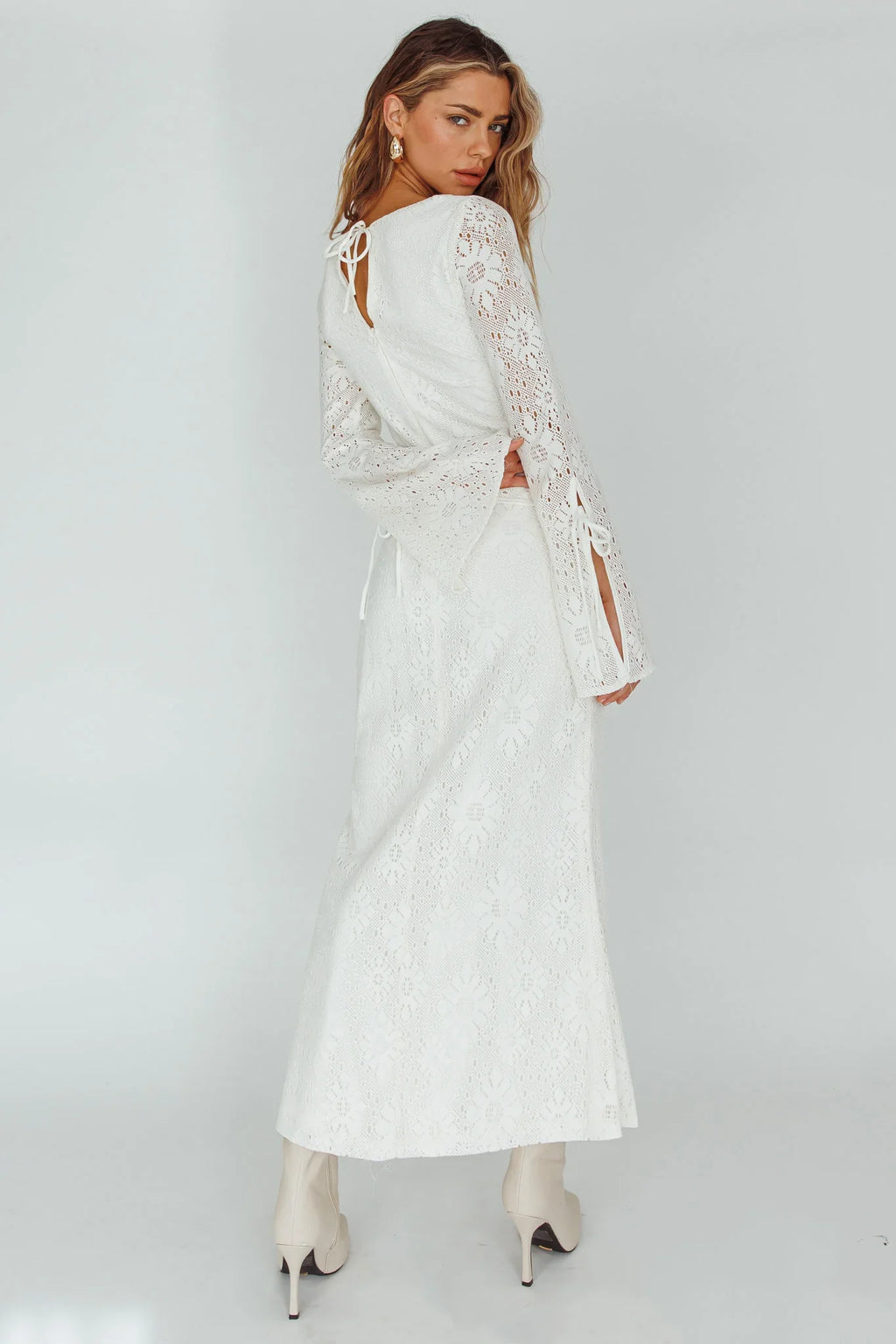 Kalia Long Sleeve Lace Midi Dress Cream