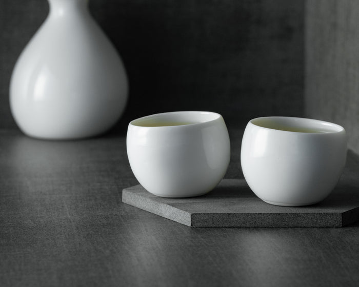 You-ki Sake Bottle w/2 cups
